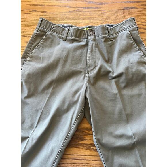 Lee Extreme Comfort brown, Flat Front, men's 38 x 30 casual/dress pants - Picture 4 of 9